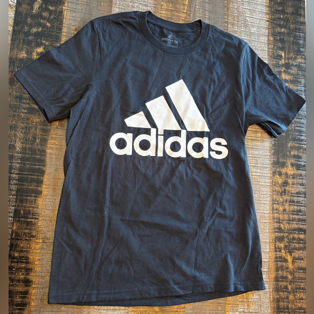 🧢 Adidas Men's Short Sleeve Badge of Sport T-Shirt Size Small Black White Logo